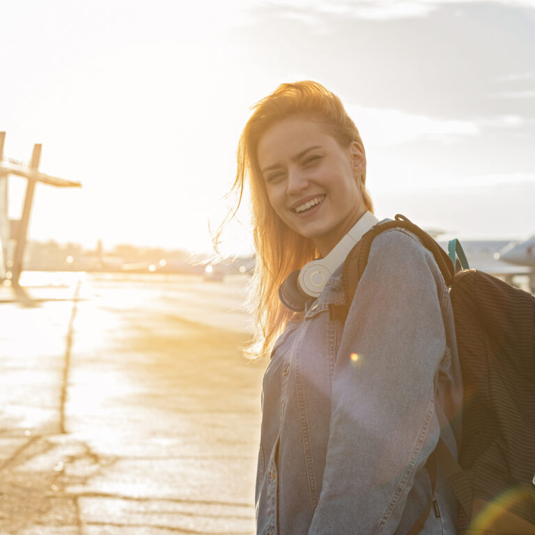 Jet lag – co&nbsp;to&nbsp;jest i&nbsp;jak sobie z&nbsp;nim radzić?